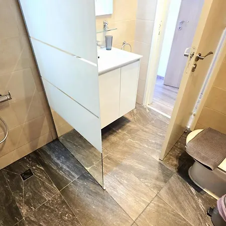 2br With Huge Balcony & Views *