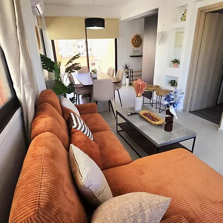 2br With Huge Balcony & Views Appartamento Larnaca