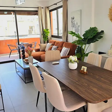 Appartamento 2br With Huge Balcony & Views Larnaca