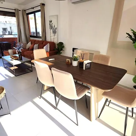Appartamento 2br With Huge Balcony & Views Larnaca