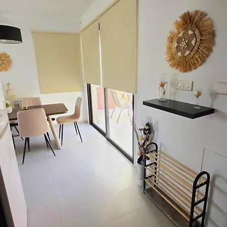 Appartamento 2br With Huge Balcony & Views Larnaca