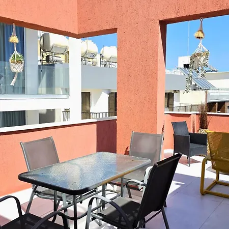 2br With Huge Balcony & Views